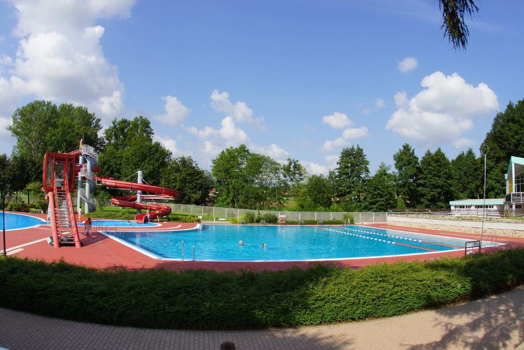Waldhotel Bad Bibra Exteriör bild